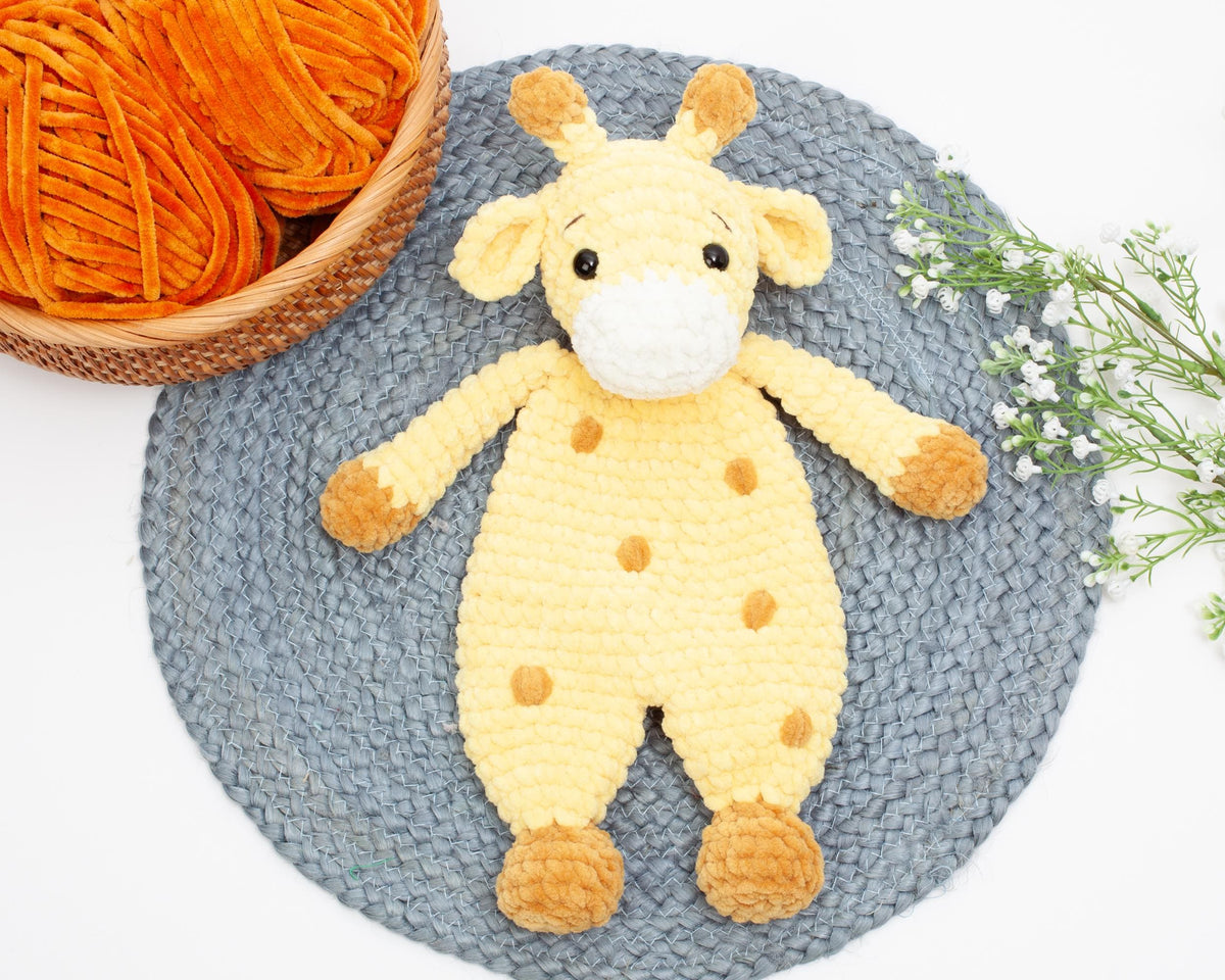 Crochet giraffe snuggler pattern, giraffe lovey crochet pattern, comforter toy, baby security blanket