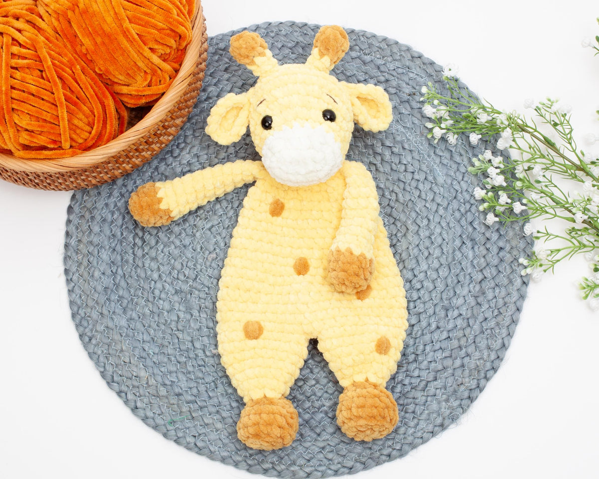 Crochet giraffe snuggler pattern, giraffe lovey crochet pattern, comforter toy, baby security blanket