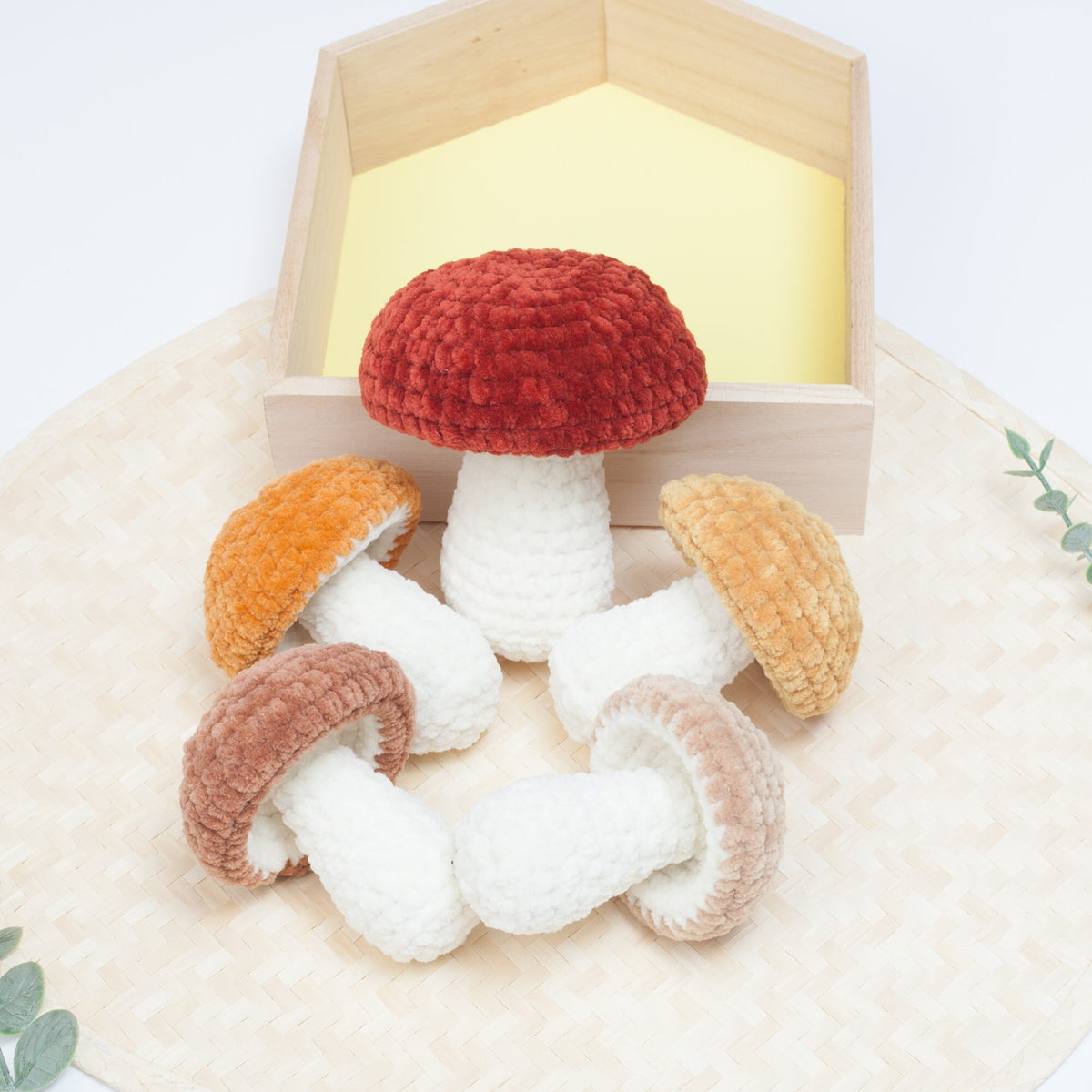 Crochet mushroom pattern, No sew, chunky mushroom crochet pattern. Big and small
