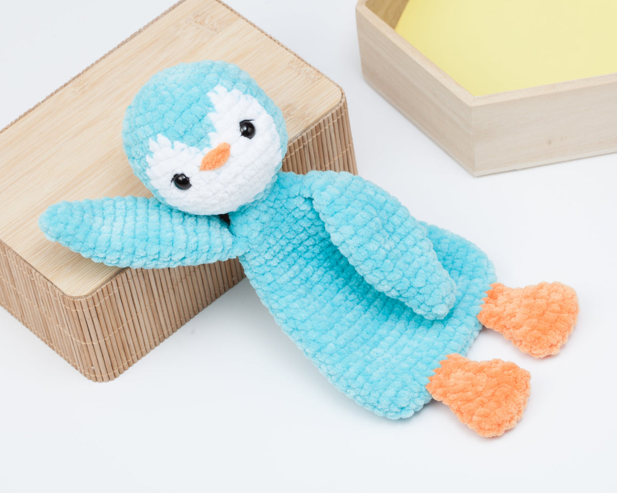 Penguin snuggler lovey crochet pattern, penguin lovey, cuddle toy, plushie, comforter pattern, PDF